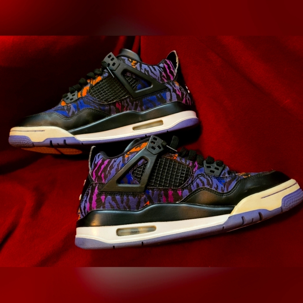 Jordan 4 RetroBlack Rush Violet